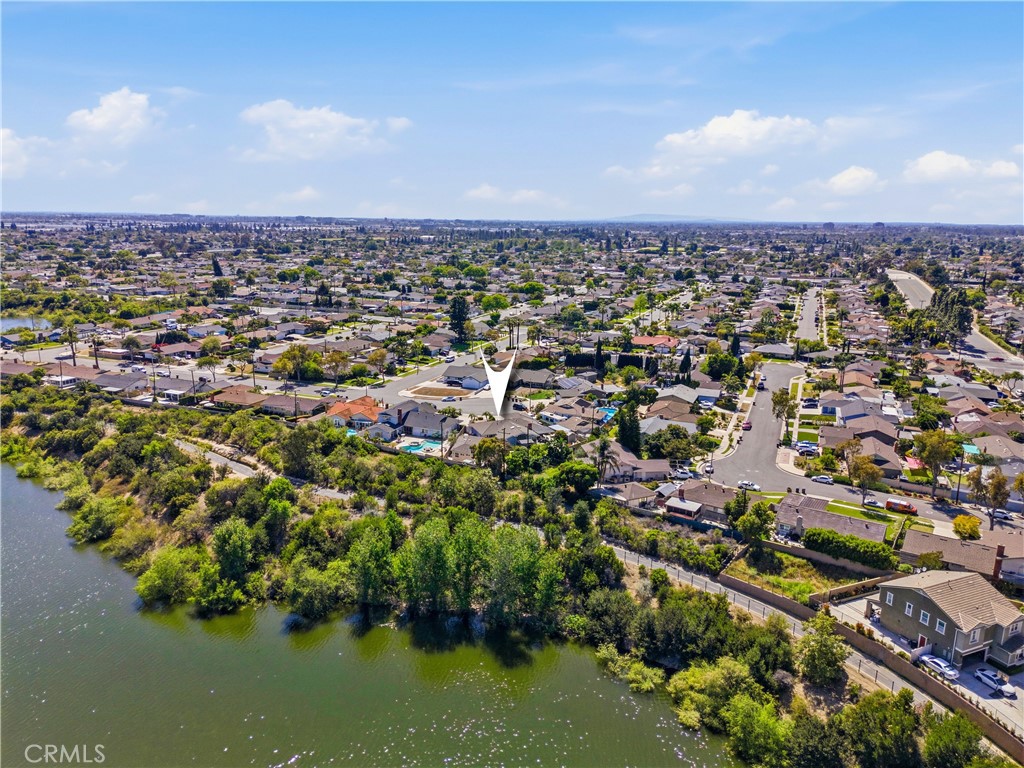 https://media.crmls.org/medias/5cd57aa4-e864-439d-9523-f8e262f182e7.jpg?preset=X-Large