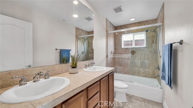 Detail Gallery Image 23 of 28 For 2723 Carnegie Ln a,  Redondo Beach,  CA 90278 - 3 Beds | 2/1 Baths