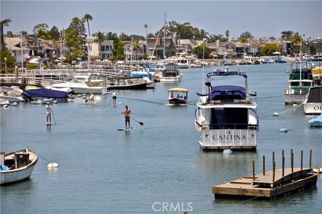 Detail Gallery Image 59 of 75 For 2822 Newport Blvd, Newport Beach,  CA 92663 - 3 Beds | 3 Baths