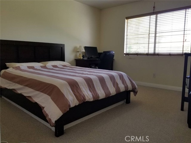 Detail Gallery Image 10 of 15 For 369 E Phillips Bld, Pomona,  CA 91766 - 3 Beds | 3 Baths