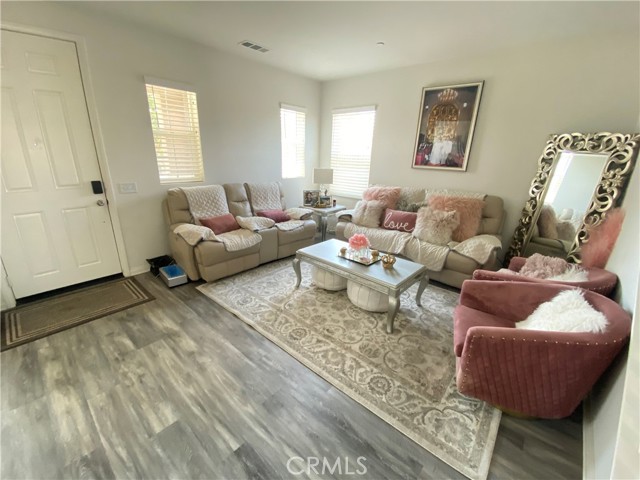 Detail Gallery Image 11 of 50 For 31715 Eaton Ln, Menifee,  CA 92584 - 5 Beds | 3/1 Baths