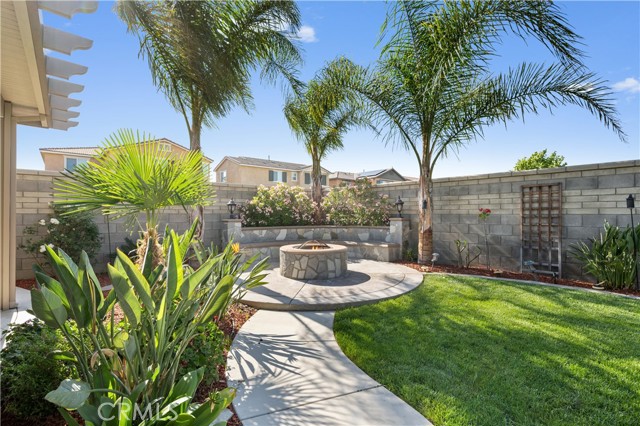 Detail Gallery Image 34 of 42 For 11057 Clear Lake Ln, Corona,  CA 91752 - 4 Beds | 3 Baths