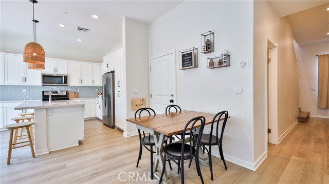 Detail Gallery Image 10 of 49 For 4173 Horvath St #105,  Corona,  CA 92883 - 3 Beds | 2/1 Baths