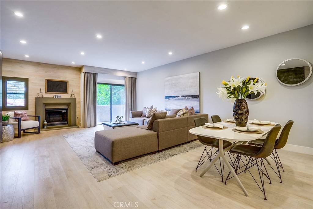 12401 Moorpark Street 202, Studio City, CA 91604