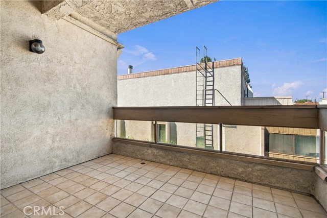 17140 Burbank, 207 photo 23