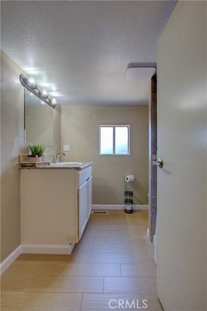 Detail Gallery Image 22 of 26 For 431 S Laurel St, Turlock,  CA 95380 - 4 Beds | 2 Baths