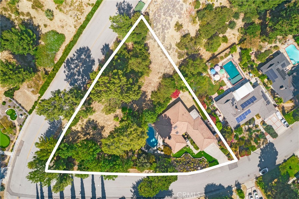 https://media.crmls.org/medias/5cd9310c-5632-4832-8d9b-cd1b2a79c8f8.jpg?preset=X-Large