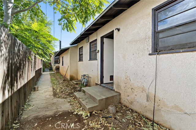 725 Michigan Avenue, Beaumont CA: https://media.crmls.org/medias/5cd9e86b-bb51-4d6d-af7c-ba25a79cde23.jpg