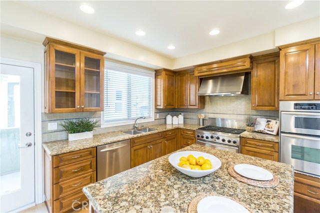 206 Calle Miramar, Redondo Beach, California 90277, 4 Bedrooms Bedrooms, ,3 BathroomsBathrooms,Residential,Sold,Calle Miramar,SB17021229