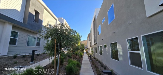 26809 Keystone Loop, Valencia CA: https://media.crmls.org/medias/5cda89dc-29e0-4ef1-bb31-f479b8109a86.jpg