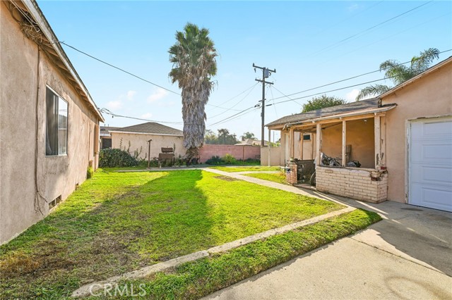 803 N Grandee, Compton CA: https://media.crmls.org/medias/5cda9b21-8863-44e5-9b68-79f3b3b97c0c.jpg