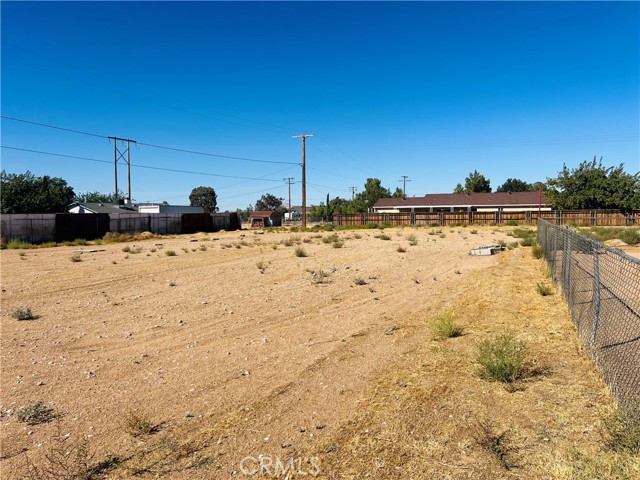 Detail Gallery Image 17 of 21 For 10852 Navajo Rd, Apple Valley,  CA 92308 - 3 Beds | 2 Baths