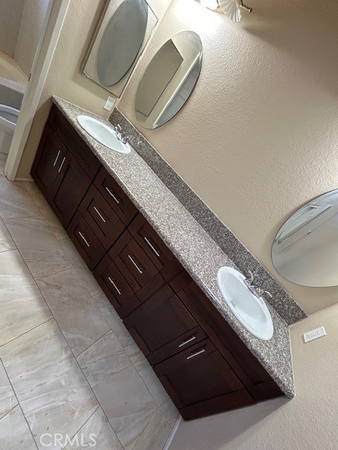 13646 Kings Canyon Court, Fontana CA: https://media.crmls.org/medias/5cdaaf9d-61e8-476e-83d5-f21d051cb456.jpg