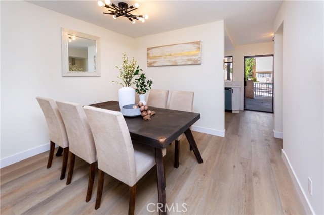 Detail Gallery Image 3 of 13 For 15035 Nordhoff St #115,  North Hills,  CA 91343 - 2 Beds | 3 Baths