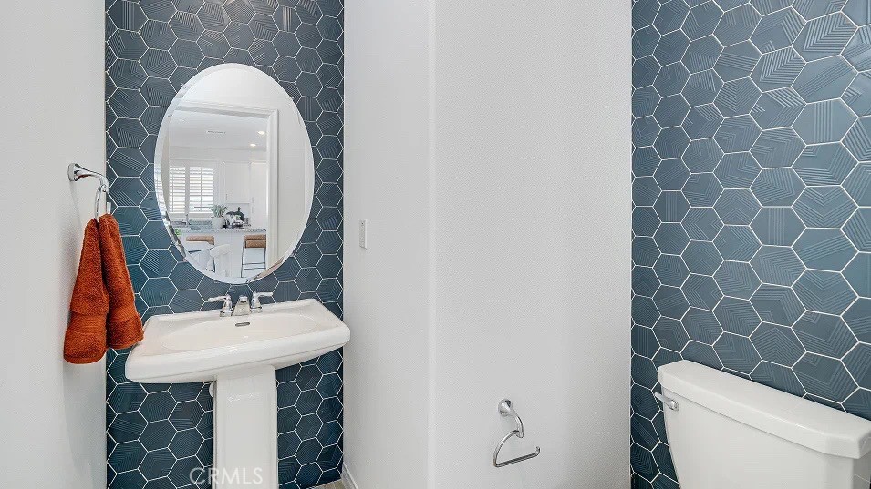 https://media.crmls.org/medias/5cdb47dc-029b-4a5a-adde-f9d47534c590.jpg?preset=X-Large