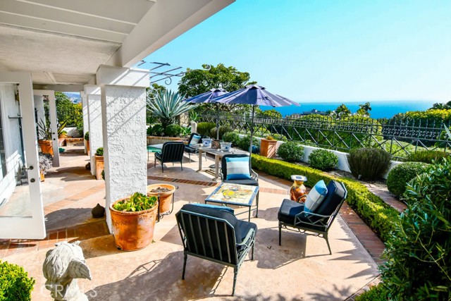 Detail Gallery Image 26 of 33 For 1 Beachcomber Dr, Corona Del Mar,  CA 92625 - 2 Beds | 2/1 Baths