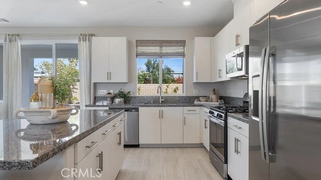 Detail Gallery Image 4 of 20 For 65184 Avenida De Nuves, Desert Hot Springs,  CA 92240 - 4 Beds | 2 Baths