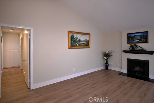 Detail Gallery Image 4 of 25 For 684 Parkview Drive, Lake Elsinore,  CA 92530 - 2 Beds | 1 Baths