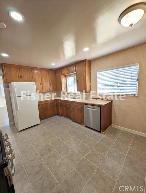 Detail Gallery Image 7 of 26 For 379 N 3rd, Grover Beach,  CA 93433 - 3 Beds | 2 Baths