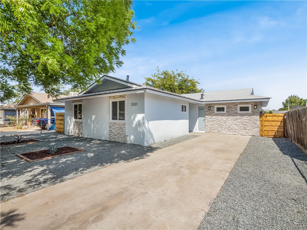 Detail Gallery Image 1 of 1 For 2321 S Weller Ave, Fresno,  CA 93706 - 4 Beds | 1 Baths