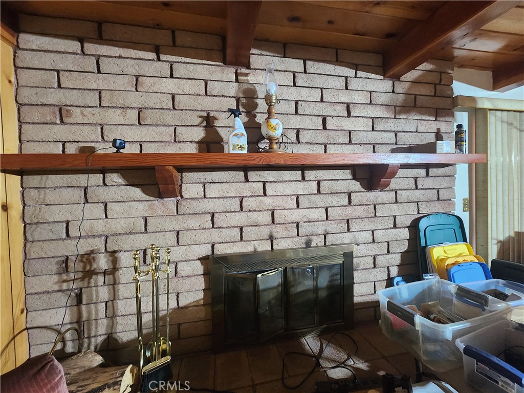 https://media.crmls.org/medias/5cdee144-84dc-4db8-9ed1-8579c2f1b164.jpg?preset=X-Large