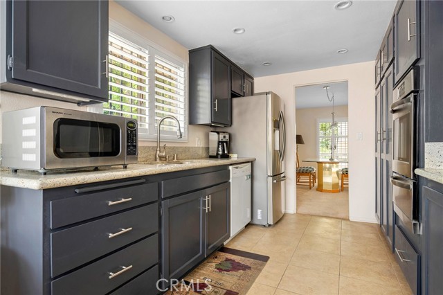 Detail Gallery Image 7 of 17 For 4151 W Sarah St, Burbank,  CA 91505 - 2 Beds | 2/1 Baths