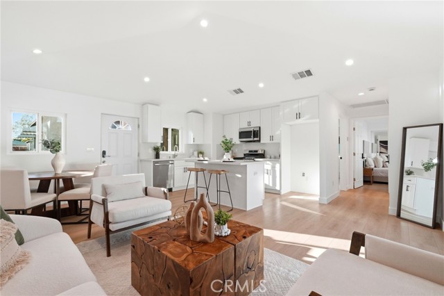 Detail Gallery Image 52 of 74 For 2140 N Rose St, Burbank,  CA 91505 - 5 Beds | 3/1 Baths