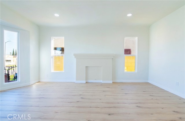 Detail Gallery Image 10 of 30 For 1428 W 89th, Los Angeles,  CA 90047 - 3 Beds | 2 Baths