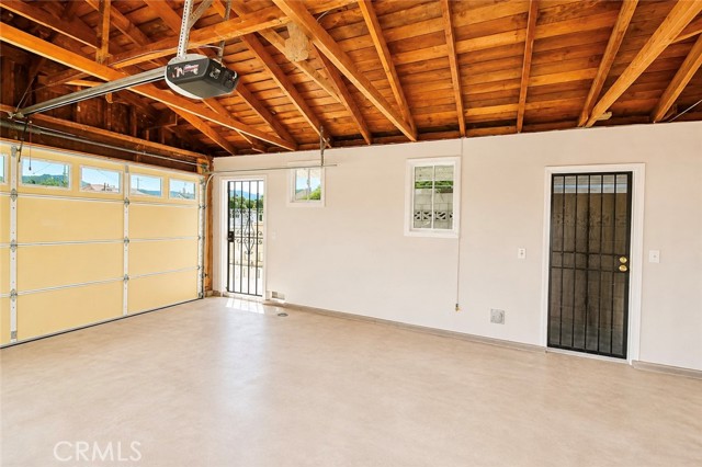 2332 Silverbay photo 37