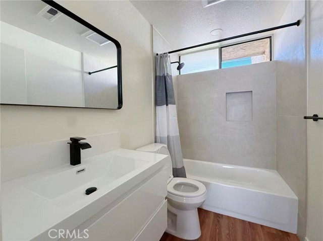 Detail Gallery Image 18 of 26 For 239 Linwood Ave #E,  Monrovia,  CA 91006 - 3 Beds | 3 Baths