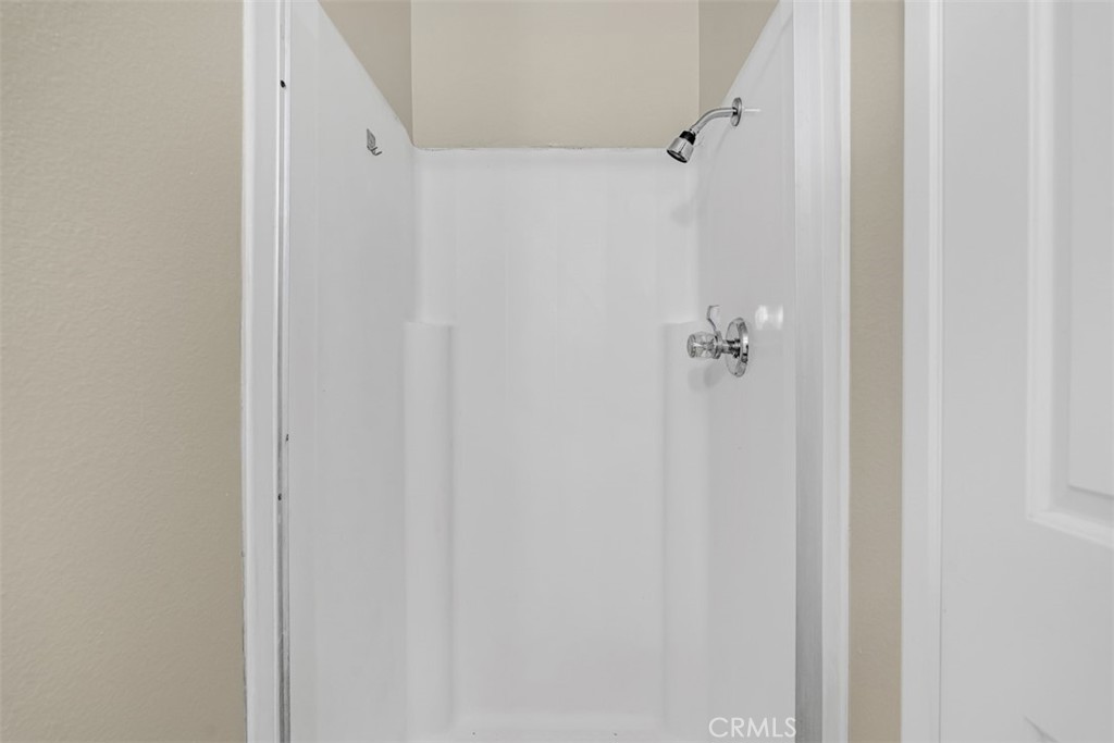 https://media.crmls.org/medias/5ce16e3c-9c0e-448a-9068-a8dc675a2376.jpg?preset=X-Large