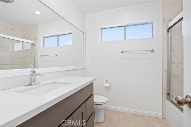 Detail Gallery Image 11 of 16 For 14970 Victory Bld #202,  Van Nuys,  CA 91411 - 2 Beds | 2 Baths