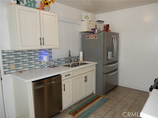 Detail Gallery Image 6 of 19 For 3361 W Thornton, Anaheim,  CA 92804 - 3 Beds | 2 Baths