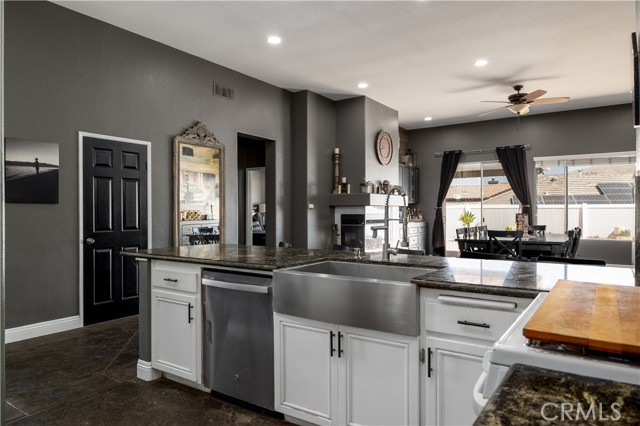 Detail Gallery Image 10 of 29 For 13946 Moqui Way, Corona,  CA 92883 - 4 Beds | 2 Baths