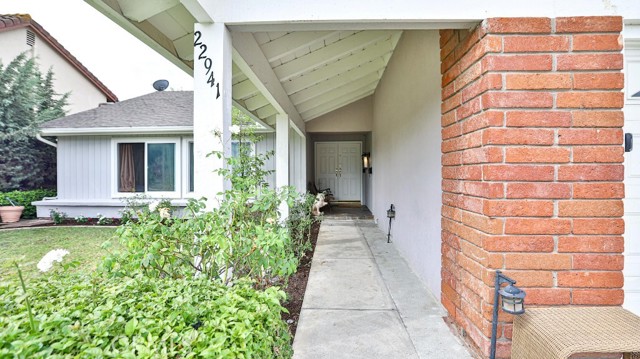 22941 Belquest Drive, Lake Forest CA: https://media.crmls.org/medias/5ce35d63-7e03-4cf4-9fa6-c28140f4f742.jpg
