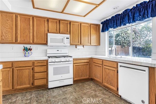 Detail Gallery Image 11 of 34 For 15232 Golden Sands St, Lake Elsinore,  CA 92530 - 4 Beds | 2/1 Baths