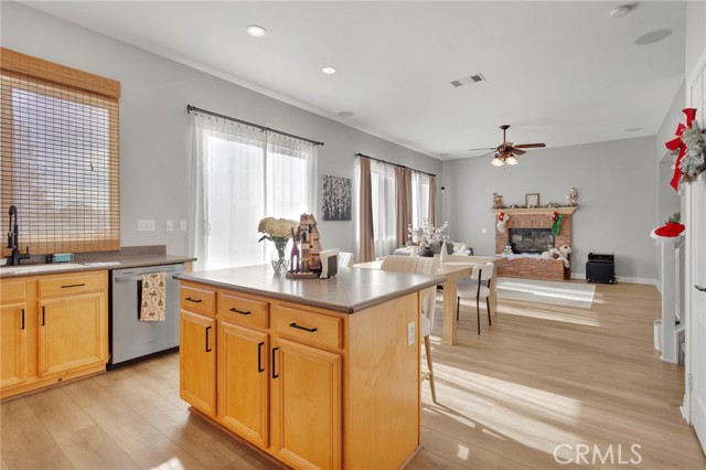 Detail Gallery Image 10 of 45 For 18977 Mono, Hesperia,  CA 92345 - 4 Beds | 2/1 Baths