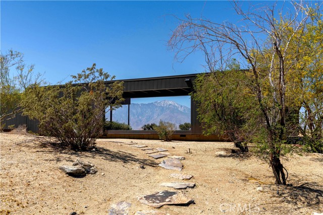 Detail Gallery Image 5 of 33 For 14875 Mcgarger Rd, Desert Hot Springs,  CA 92240 - 3 Beds | 2 Baths