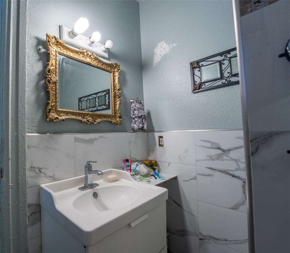 Detail Gallery Image 20 of 20 For 1839 W 20th St, Los Angeles,  CA 90007 - 2 Beds | 1 Baths