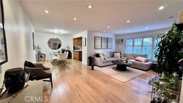 Detail Gallery Image 4 of 34 For 645 Westmount Dr #211,  West Hollywood,  CA 90069 - 1 Beds | 1 Baths
