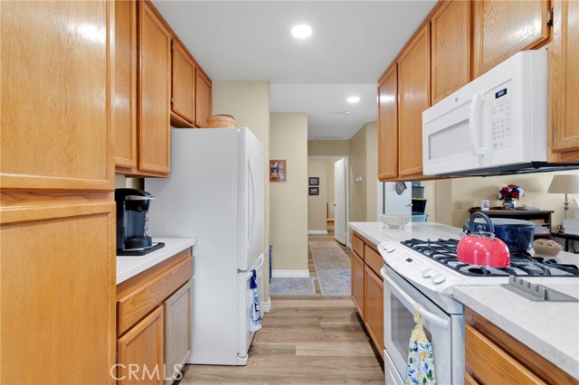 Detail Gallery Image 15 of 38 For 13032 Rainwood Ct, Victorville,  CA 92395 - 2 Beds | 2 Baths