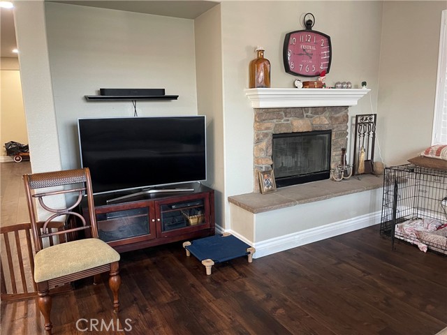 14105 Almond Grove Court, Eastvale CA: https://media.crmls.org/medias/5ce67ca2-2bf8-4845-a286-4433f8c9bdd5.jpg