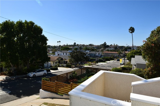 1033 Avenue A, Redondo Beach, California 90277, 3 Bedrooms Bedrooms, ,1 BathroomBathrooms,Residential,Sold,Avenue A,SB23202563