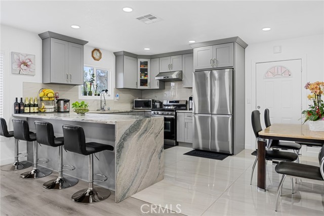 Detail Gallery Image 4 of 16 For 8922 Jennrich Ave, Westminster,  CA 92683 - 7 Beds | 4/1 Baths