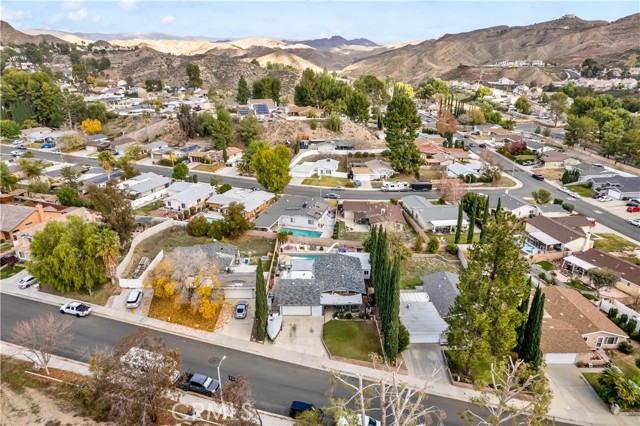 Detail Gallery Image 42 of 44 For 14835 Narcissus Crest Ave, Canyon Country,  CA 91387 - 3 Beds | 2 Baths