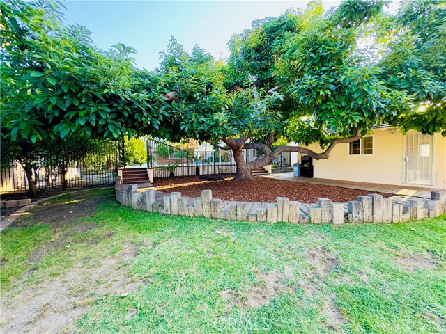 14542 Los Robles Avenue, Hacienda Heights CA: https://media.crmls.org/medias/5ce7cee6-b6b9-49d3-9292-bf407263ca4a.jpg