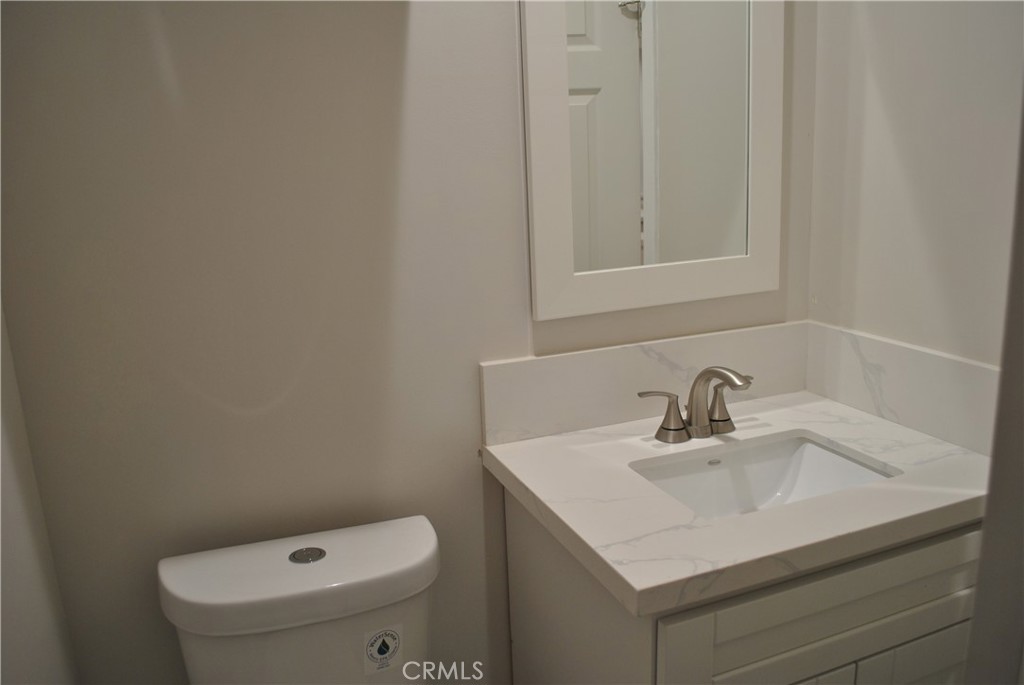 https://media.crmls.org/medias/5ce82e06-5d1d-4829-b29f-e7a674a0b94b.jpg?preset=X-Large