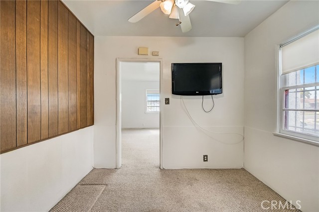Detail Gallery Image 6 of 32 For 4303 E Queensdale St, Compton,  CA 90221 - 3 Beds | 2 Baths