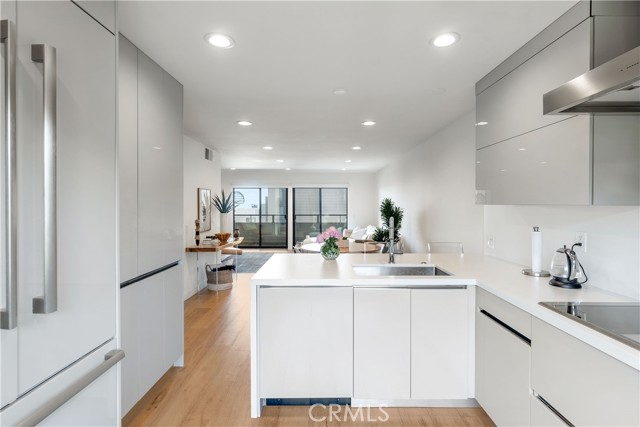 Detail Gallery Image 10 of 32 For 439 Camino De Las Colinas, Redondo Beach,  CA 90277 - 3 Beds | 2/1 Baths