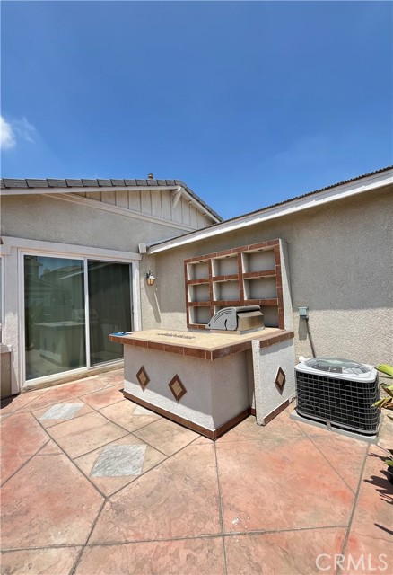 5384 Palestrina Way, Fontana CA: https://media.crmls.org/medias/5cea1551-f30d-482f-a6b9-035760c6e507.jpg